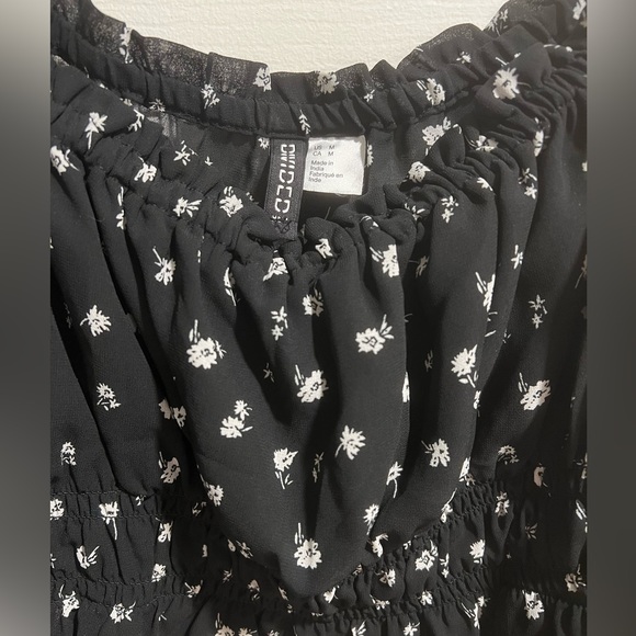 H&M FLOWER BLOUSE - Picture 3 of 3